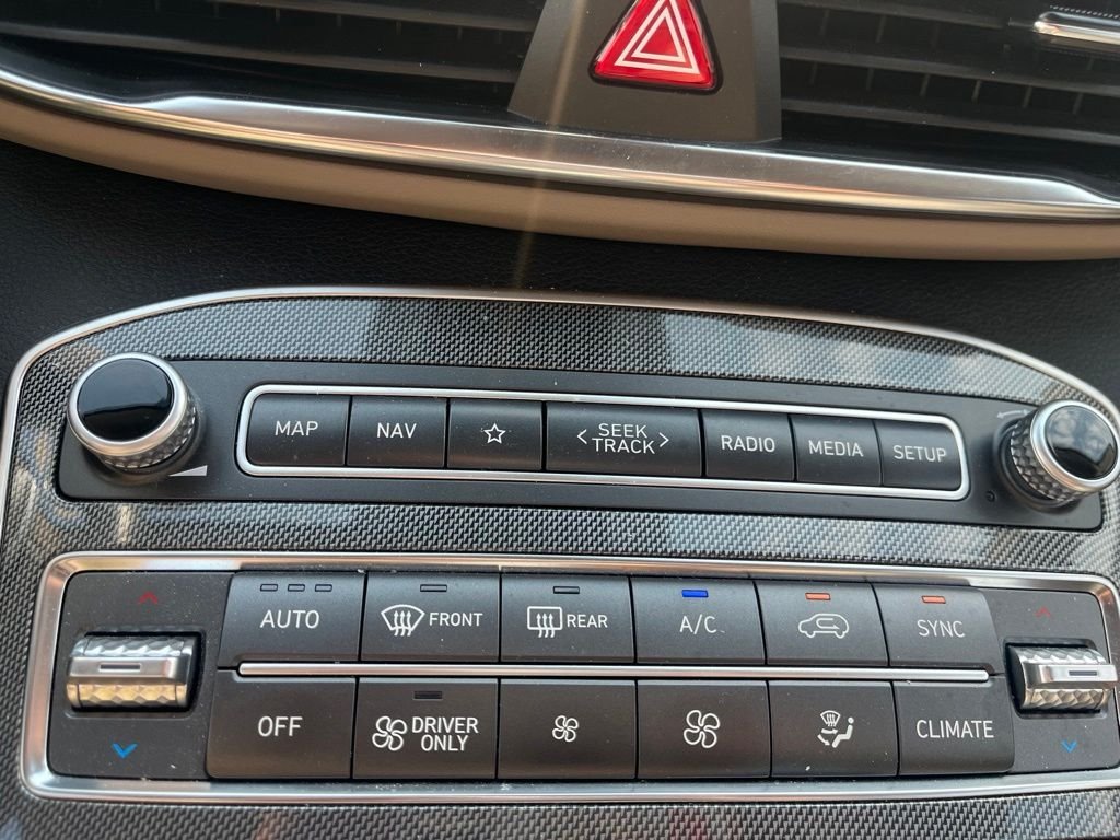 Used 2023 White Hyundai Blue image 19