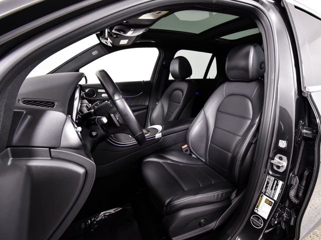 Certified Used 2022  Mercedes-Benz GLC 300 image 4
