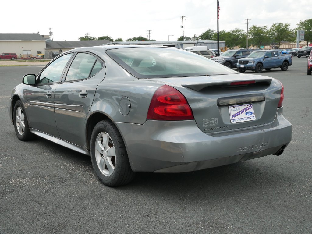 Used 2008 Shadow Gray Metallic Pontiac Base image 6