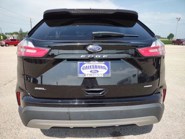 Certified Used 2024 Black Metallic Ford SEL image 4