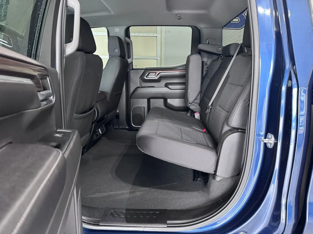 2023 Chevrolet Silverado 1500 LT - Photo 11