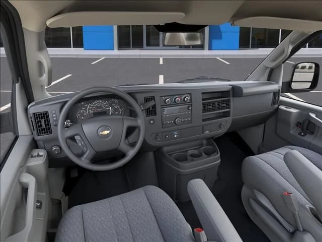 New 2026 Summit White Chevrolet 1WT image 15