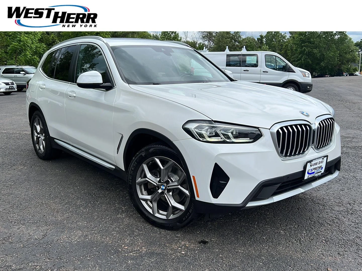 Used 2022 Mineral White Metallic BMW xDrive30i image 1