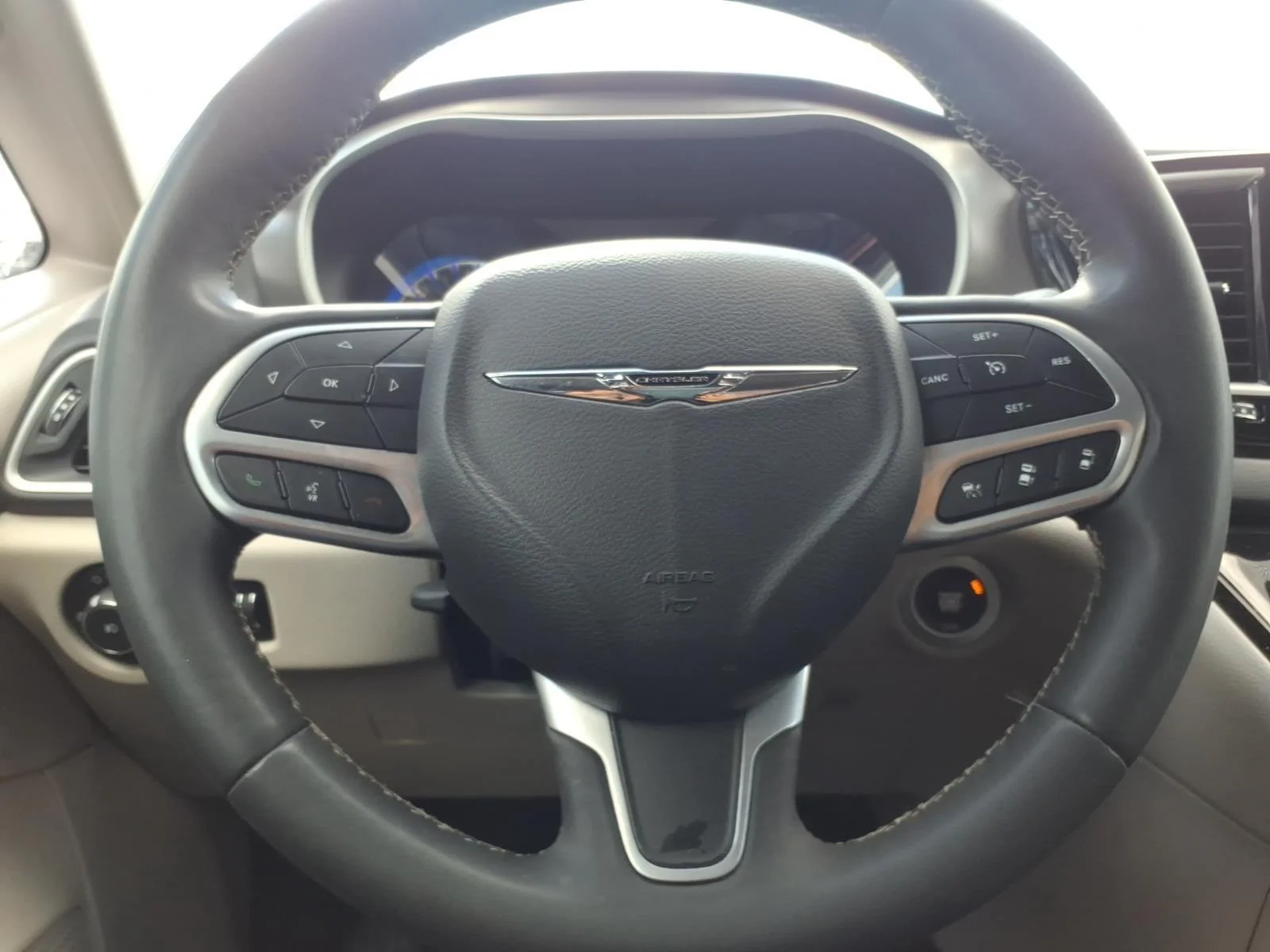 Used 2024 Bright White Clearcoat Chrysler Touring L image 24