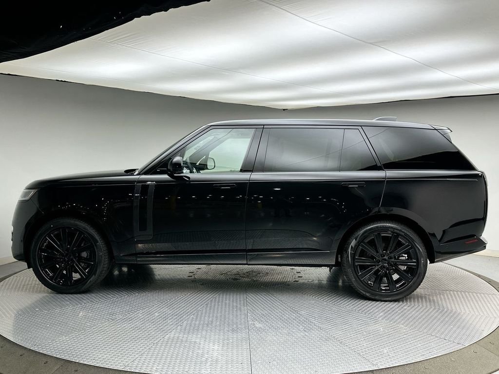 New 2026 Santorini Black Land Rover SE image 2