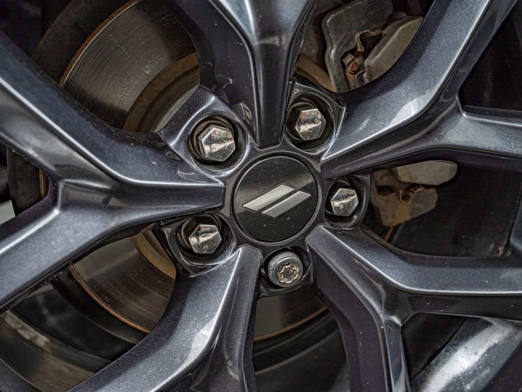 Used 2021 Pitch Black Clearcoat Dodge SXT image 11