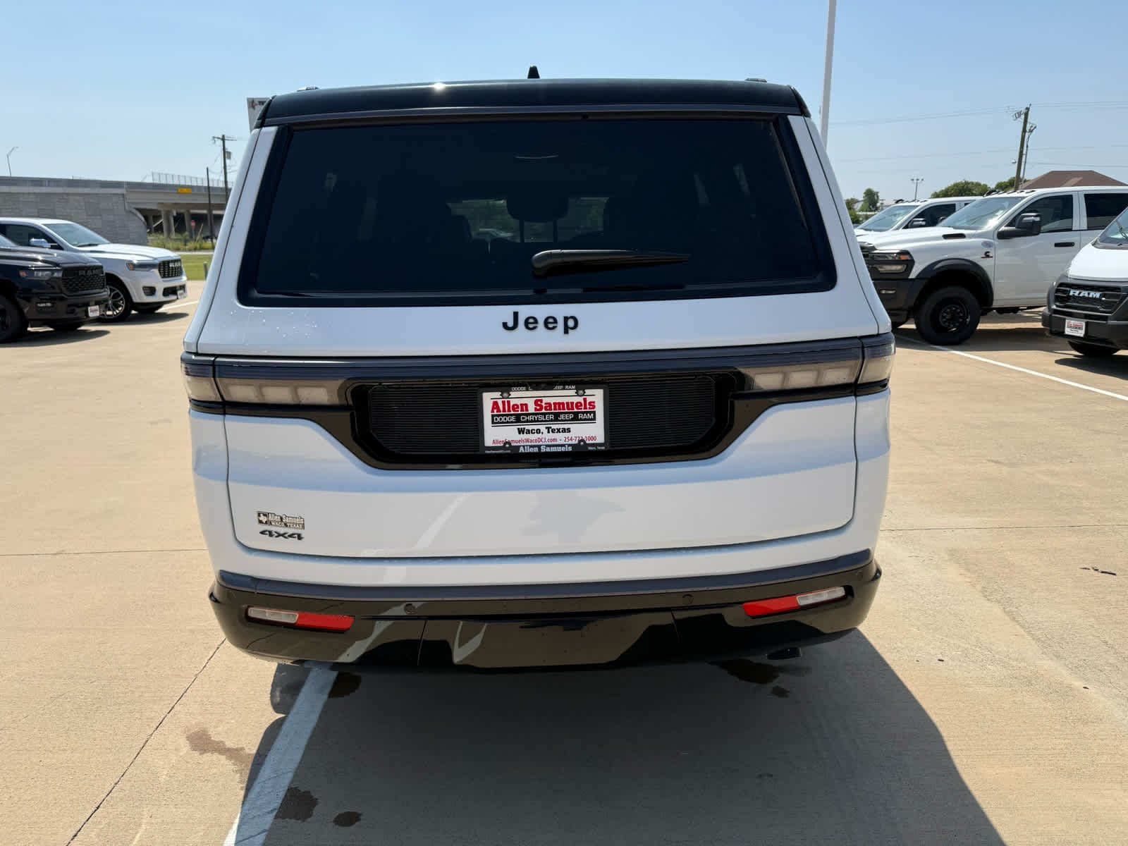 New 2026 Bright White Clearcoat Jeep Upland image 7