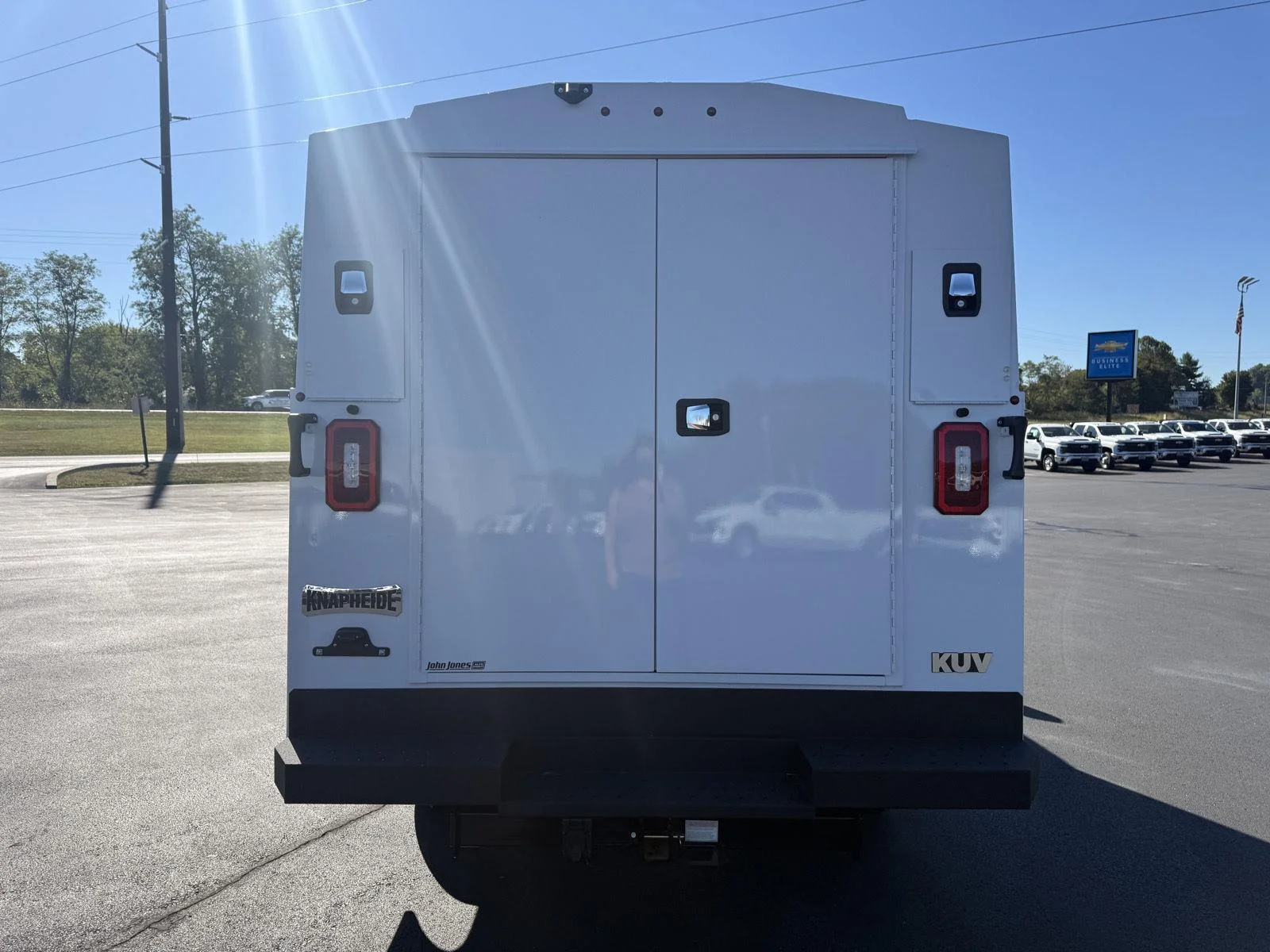 New 2026 Summit White Chevrolet 1WT image 16