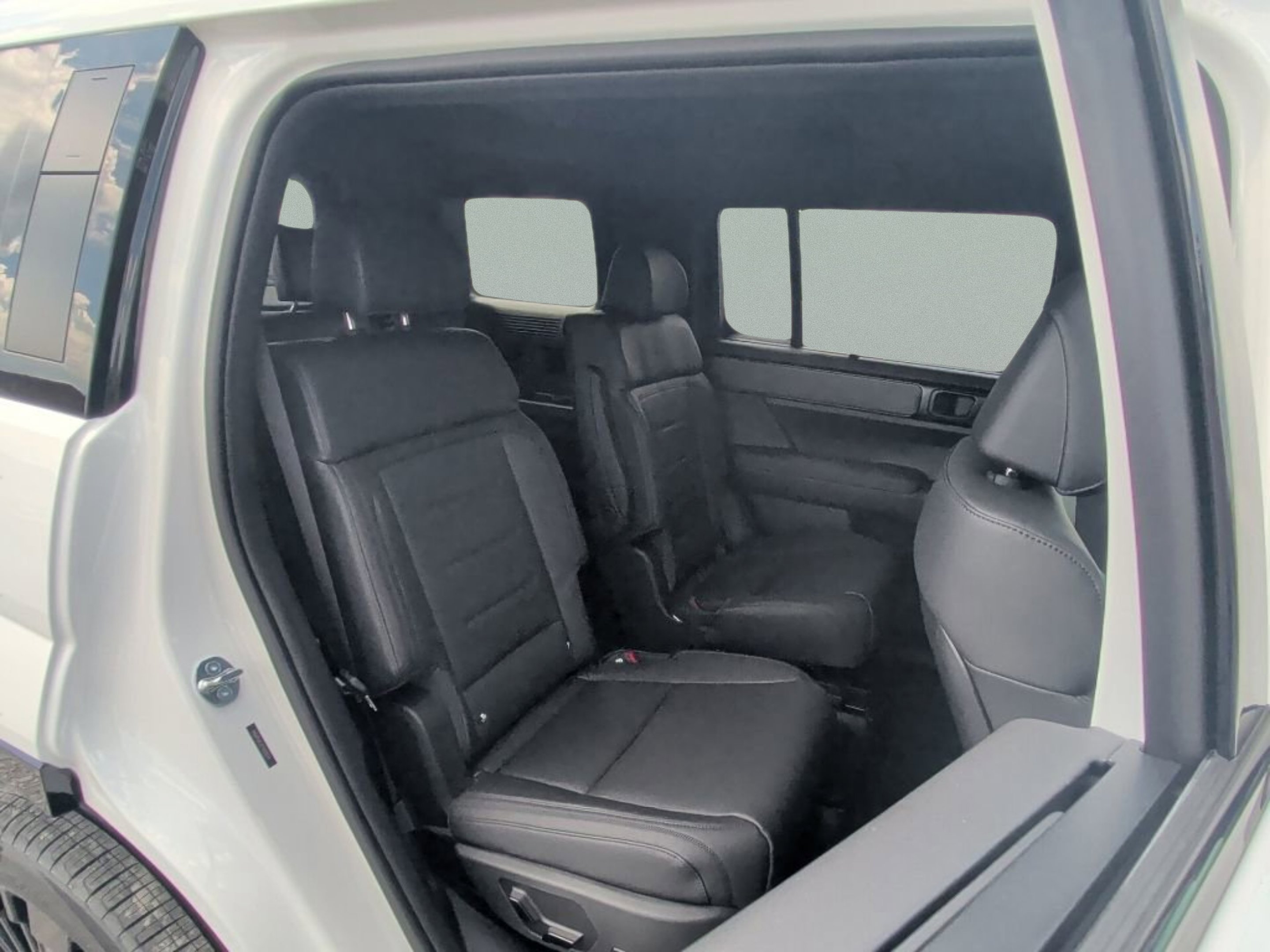 New 2026 Serenity White Hyundai Calligraphy image 41