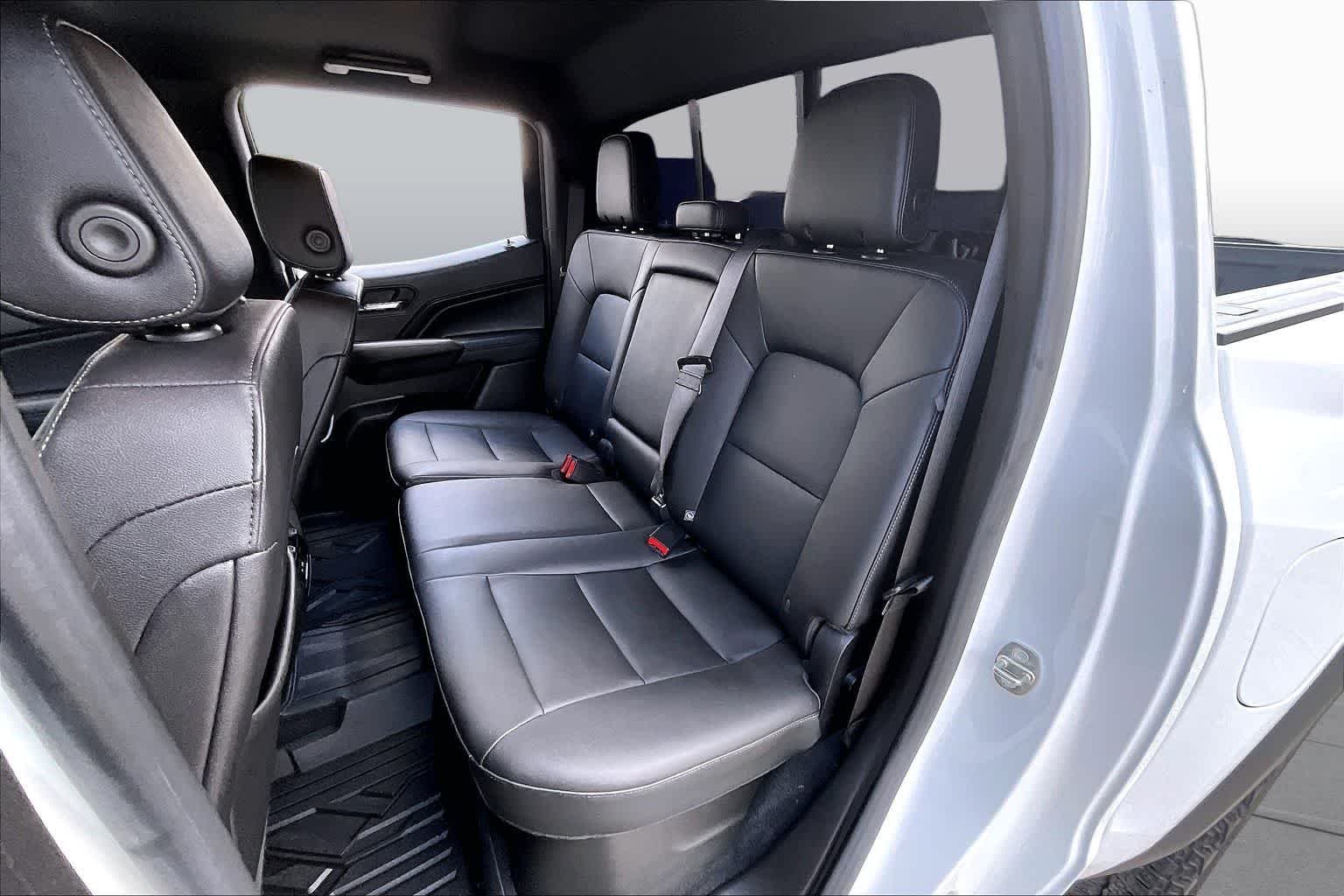 Used 2023 Summit White GMC 2WD Elevation image 18