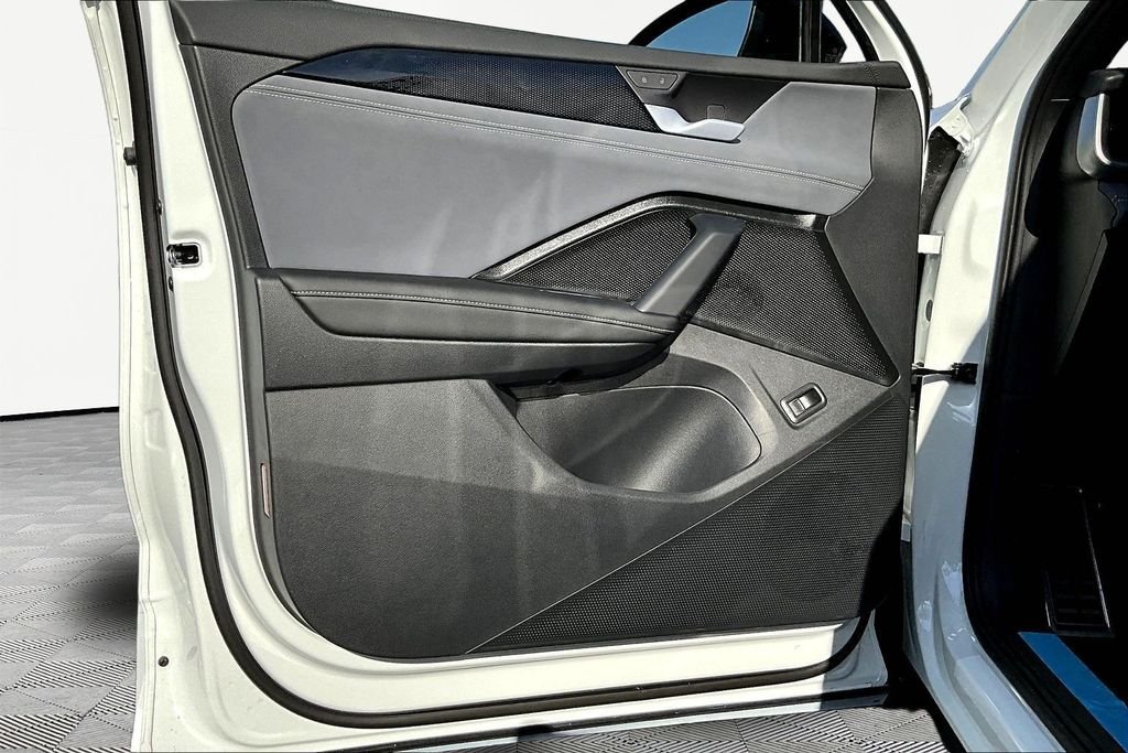 New 2026 White Volkswagen 2.0T SE R-Line Black image 20