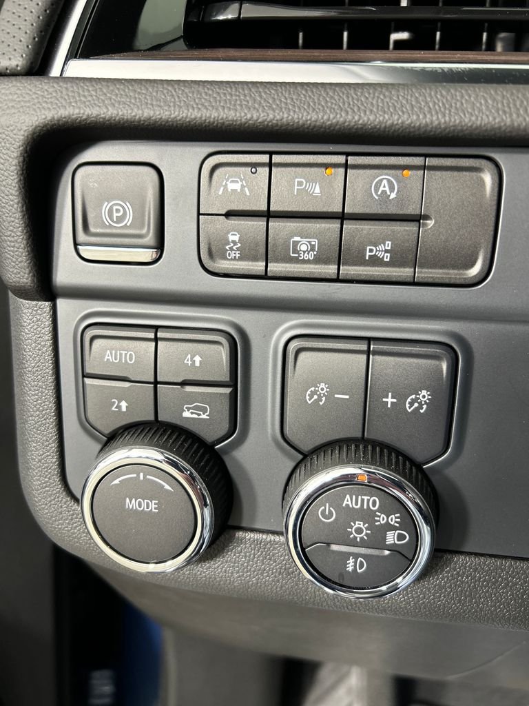 Used 2025 Blue Chevrolet Premier image 14