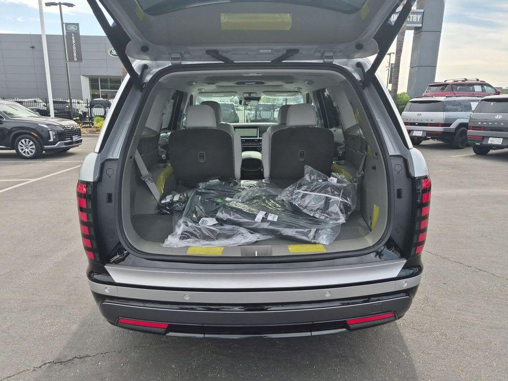 New 2027 Silver Hyundai Limited image 33