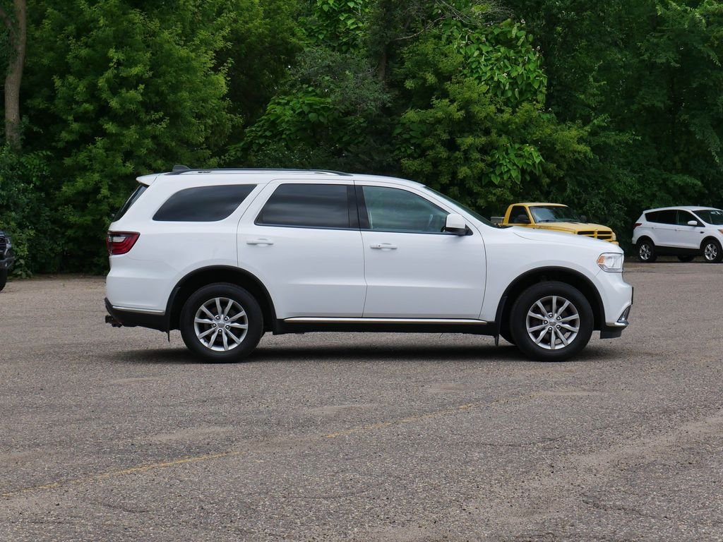 Used 2018 White Dodge SXT image 2