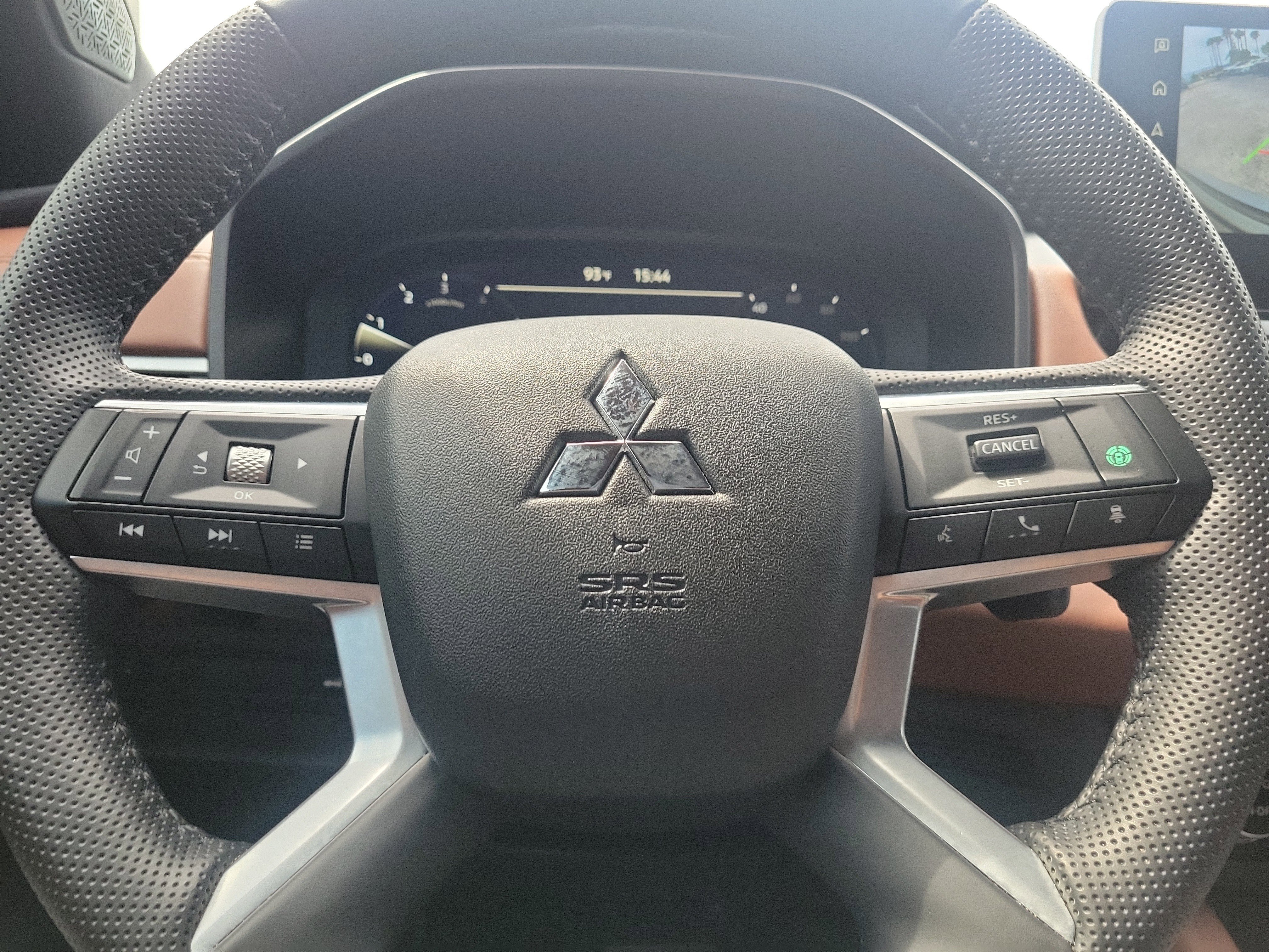 Used 2025 Moonstone Gray/Black Roof Mitsubishi SEL image 32