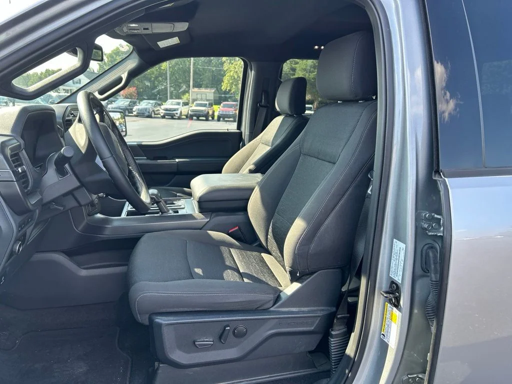 Used 2024 Silver Metallic Ford XLT image 11