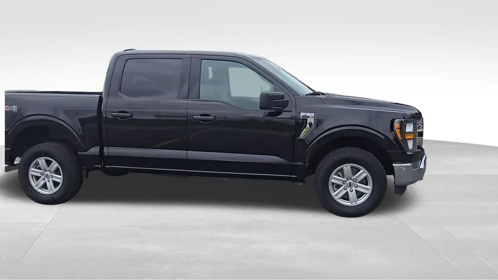 Used 2023 Black Ford XLT image 9