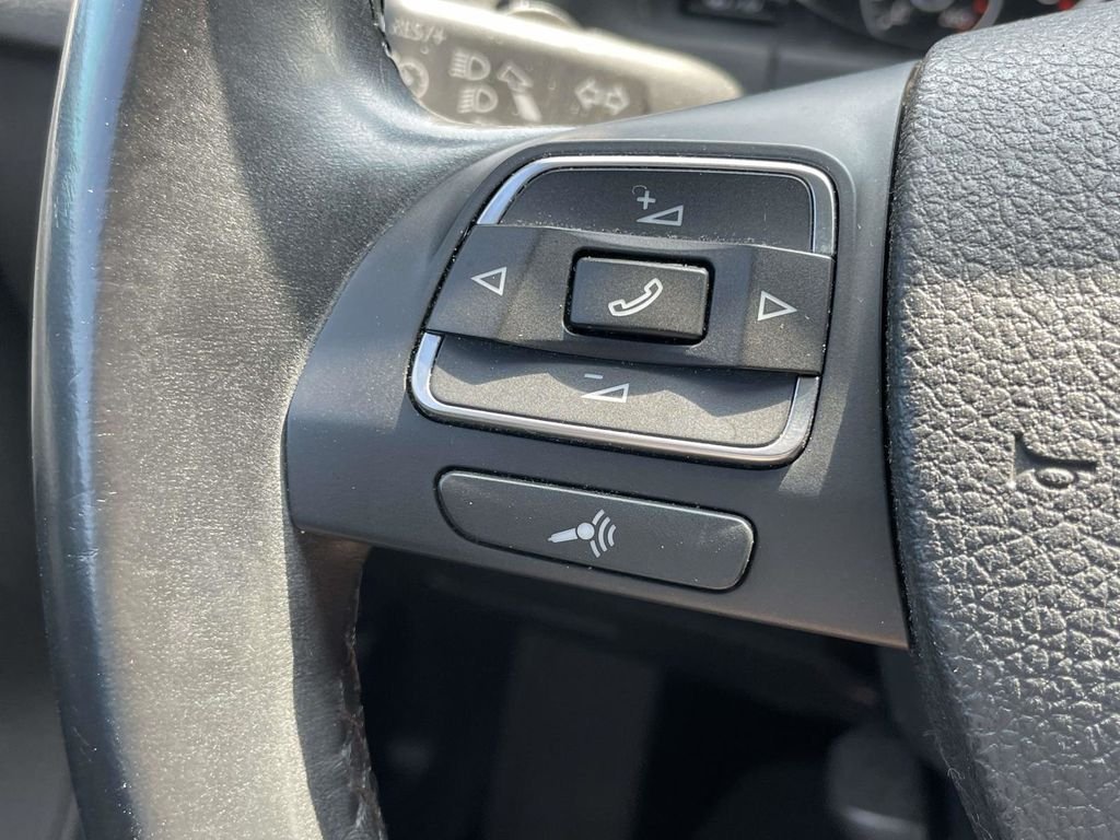 Used 2015 Gray Volkswagen SEL image 27