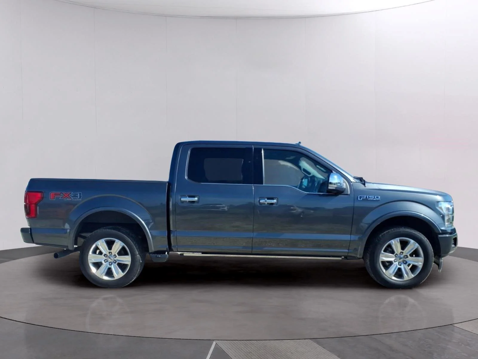 Used 2019 Magnetic Ford Platinum image 6