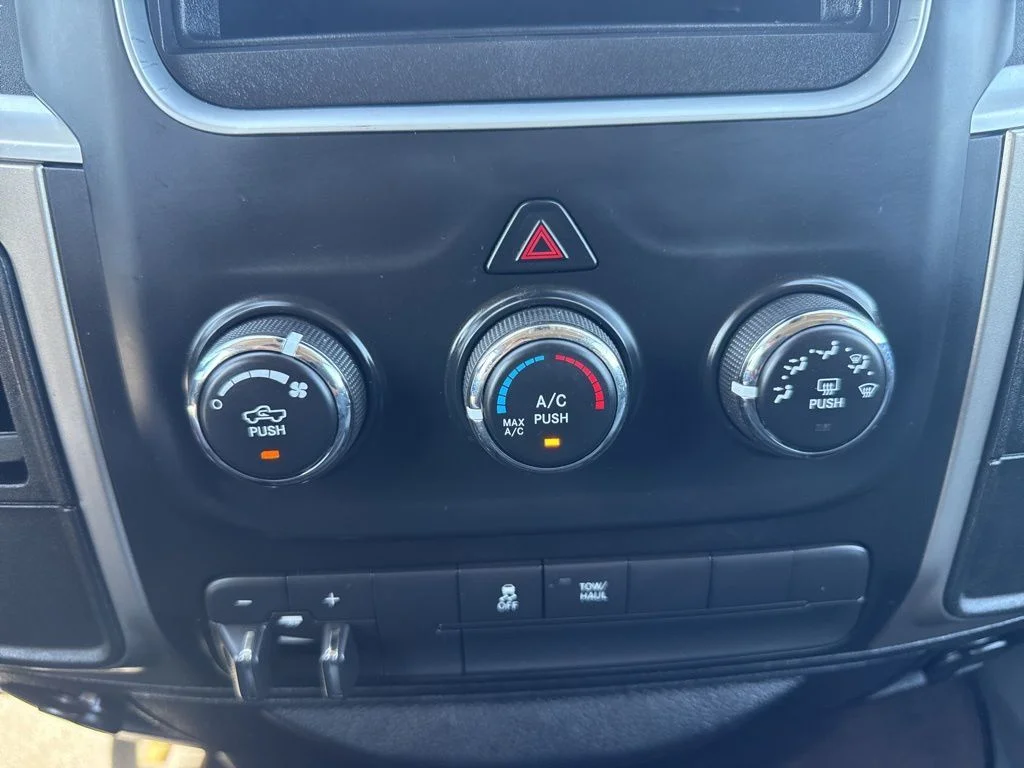 Used 2014 White Ram SLT image 17