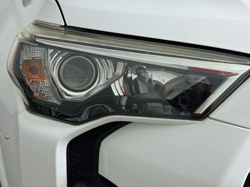 Used 2018 White Toyota SR5 Premium image 38