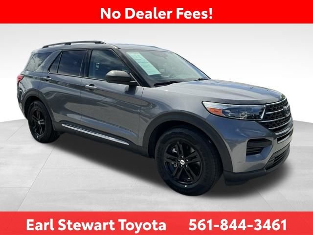 Used 2022 Gray Ford XLT image 2
