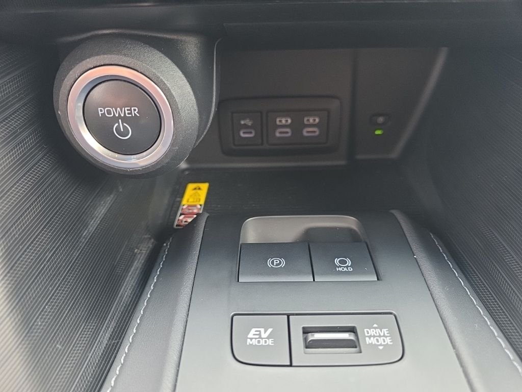 Certified Used 2023  Toyota Limited image 22