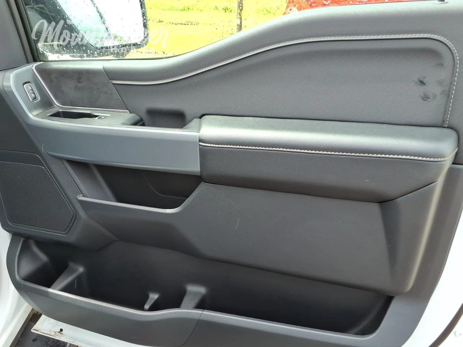 Used 2024 Oxford White Ford XLT image 25