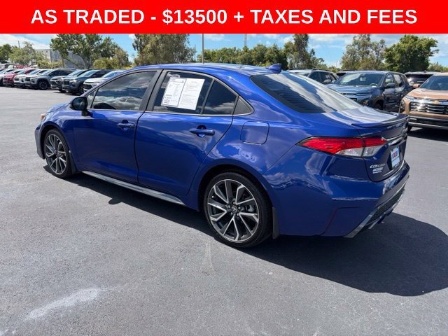 Used 2020 Blue Toyota SE image 4