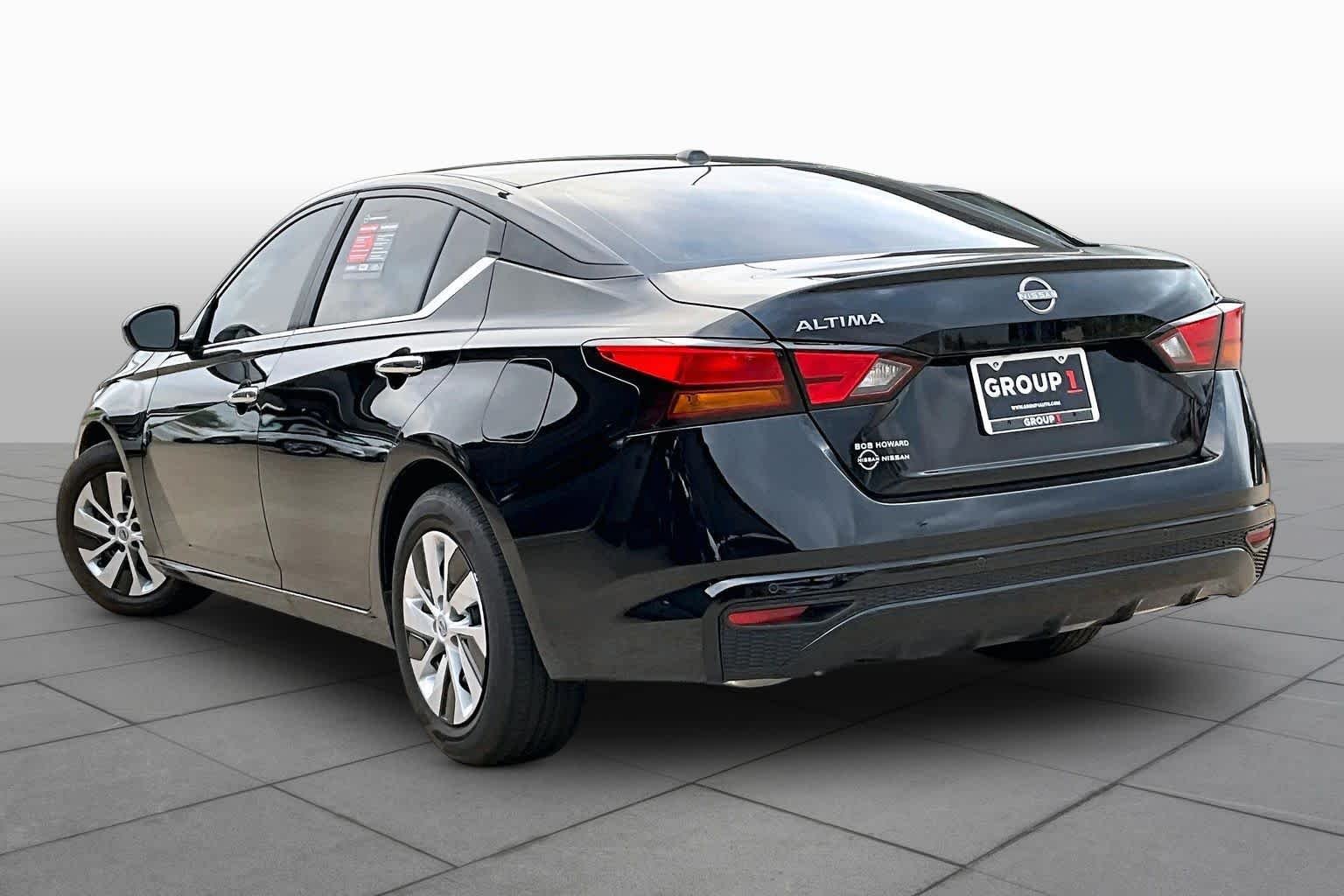 Used 2025 Super Black Nissan S image 12