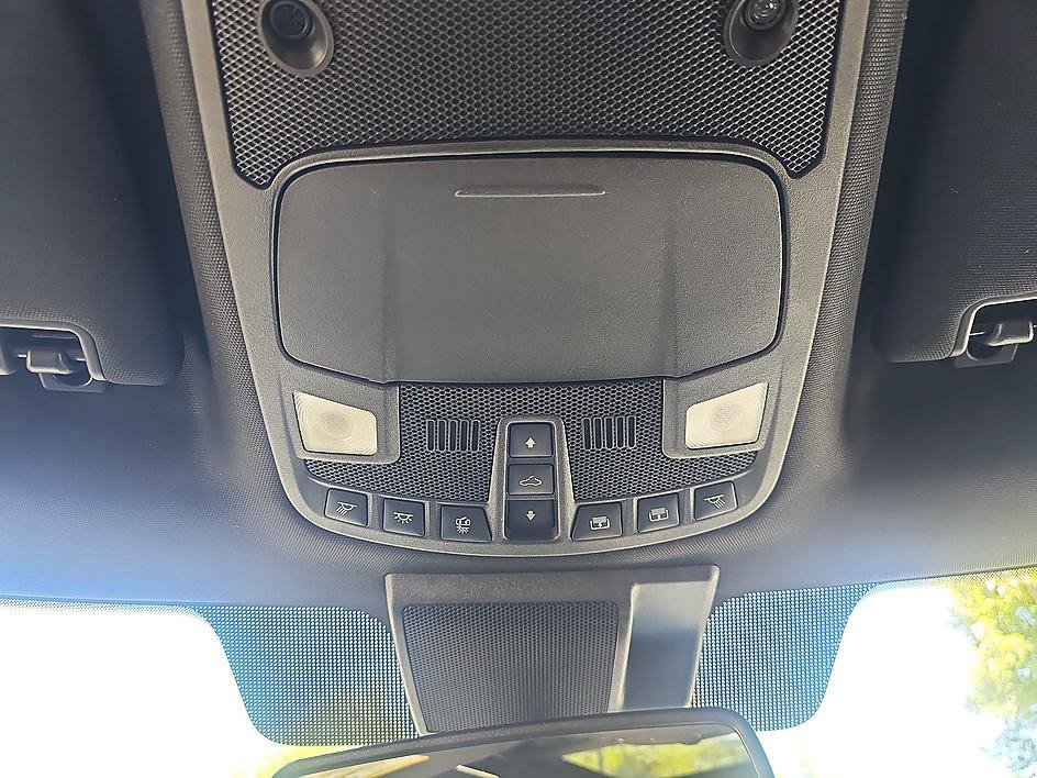Used 2020 Agate Black Metallic Ford LARIAT image 26