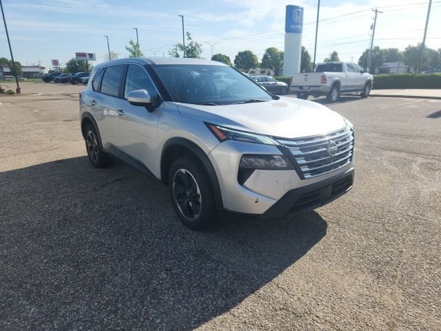 Used 2024 Silver Nissan SV image 3