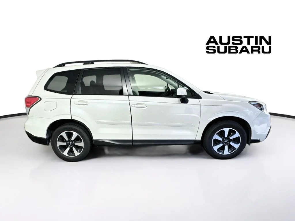 Used 2017 White Subaru 2.5i Premium image 8
