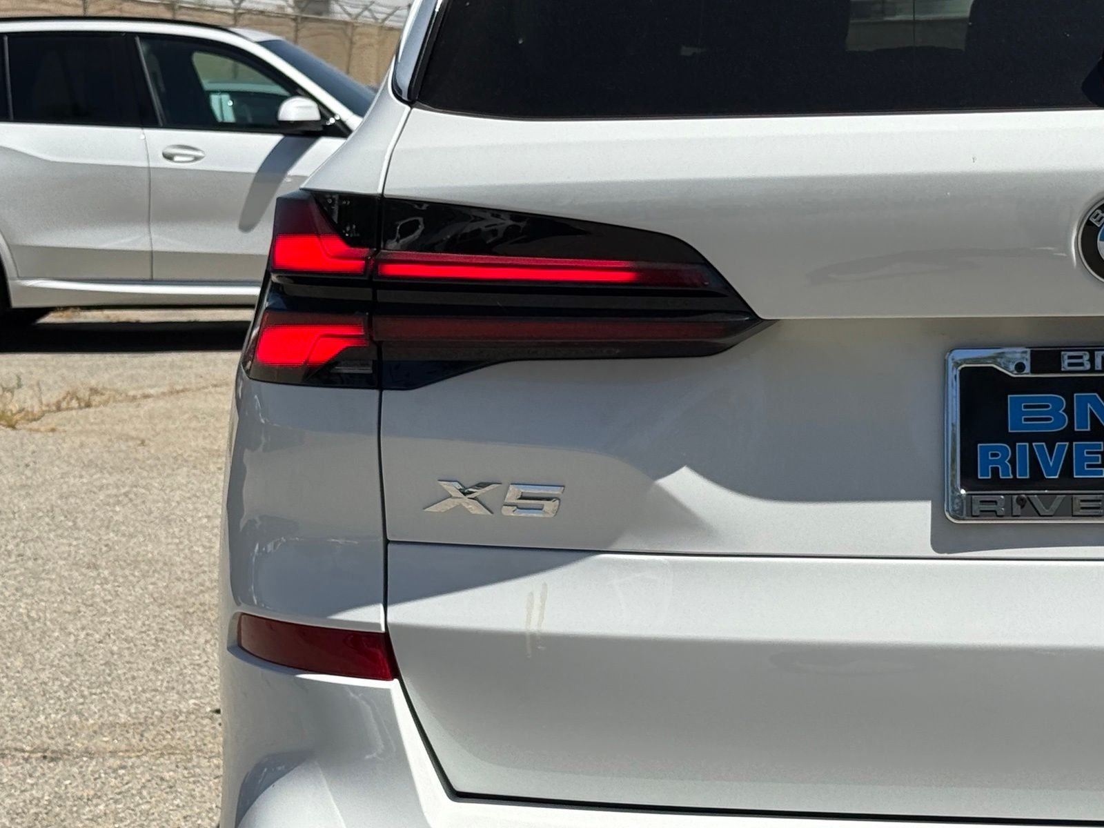 New 2026 Alpine White BMW sDrive40i image 14
