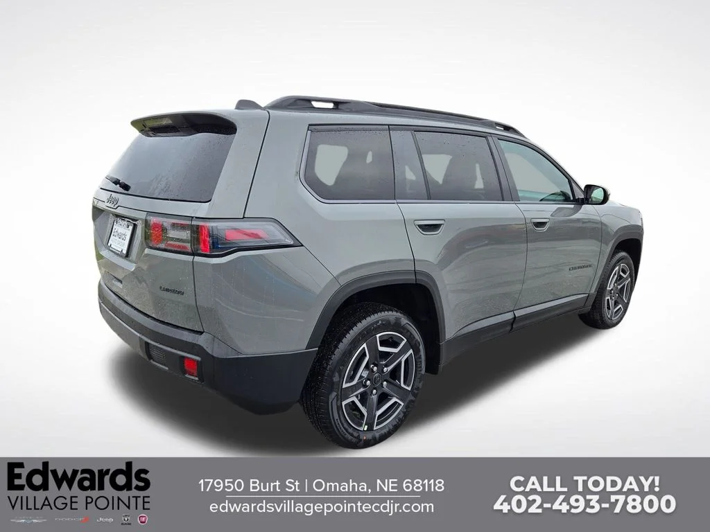New 2026 Sting-Gray Clearcoat Jeep Laredo image 3