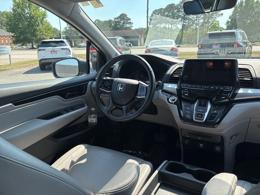 Used 2023 Gray Honda Touring image 8