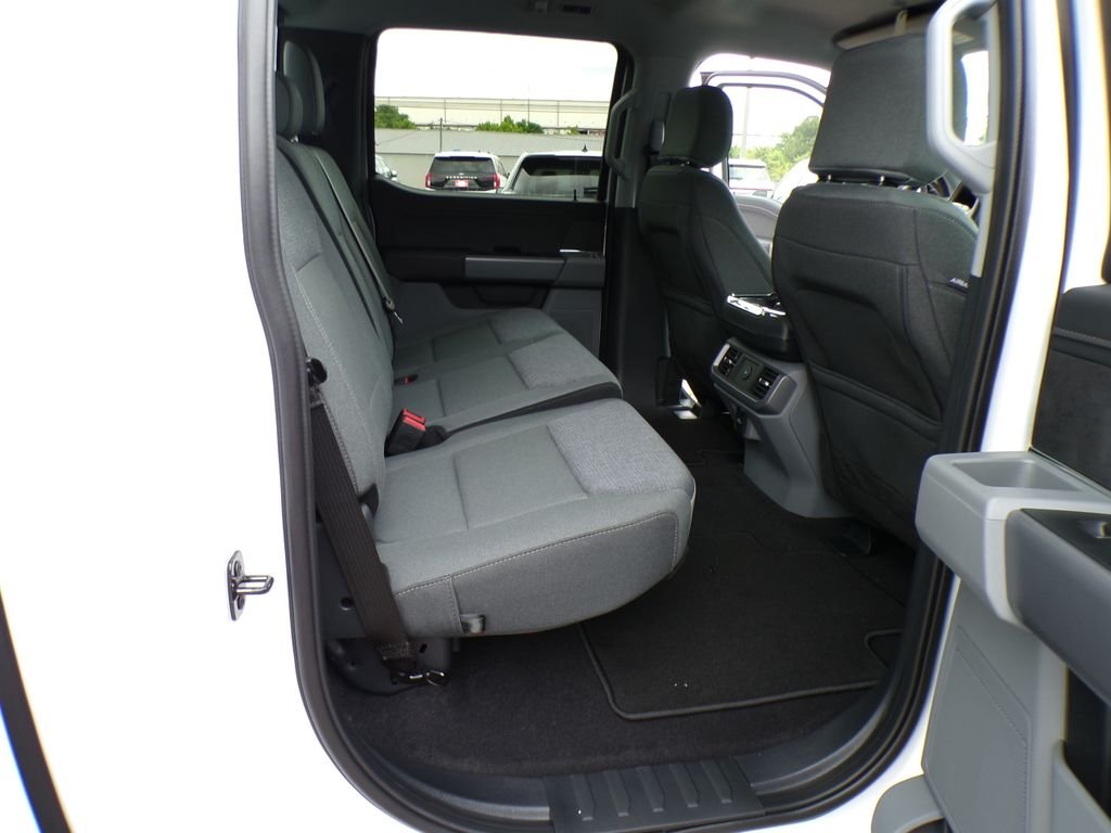 New 2026 Oxford White Ford XLT image 31