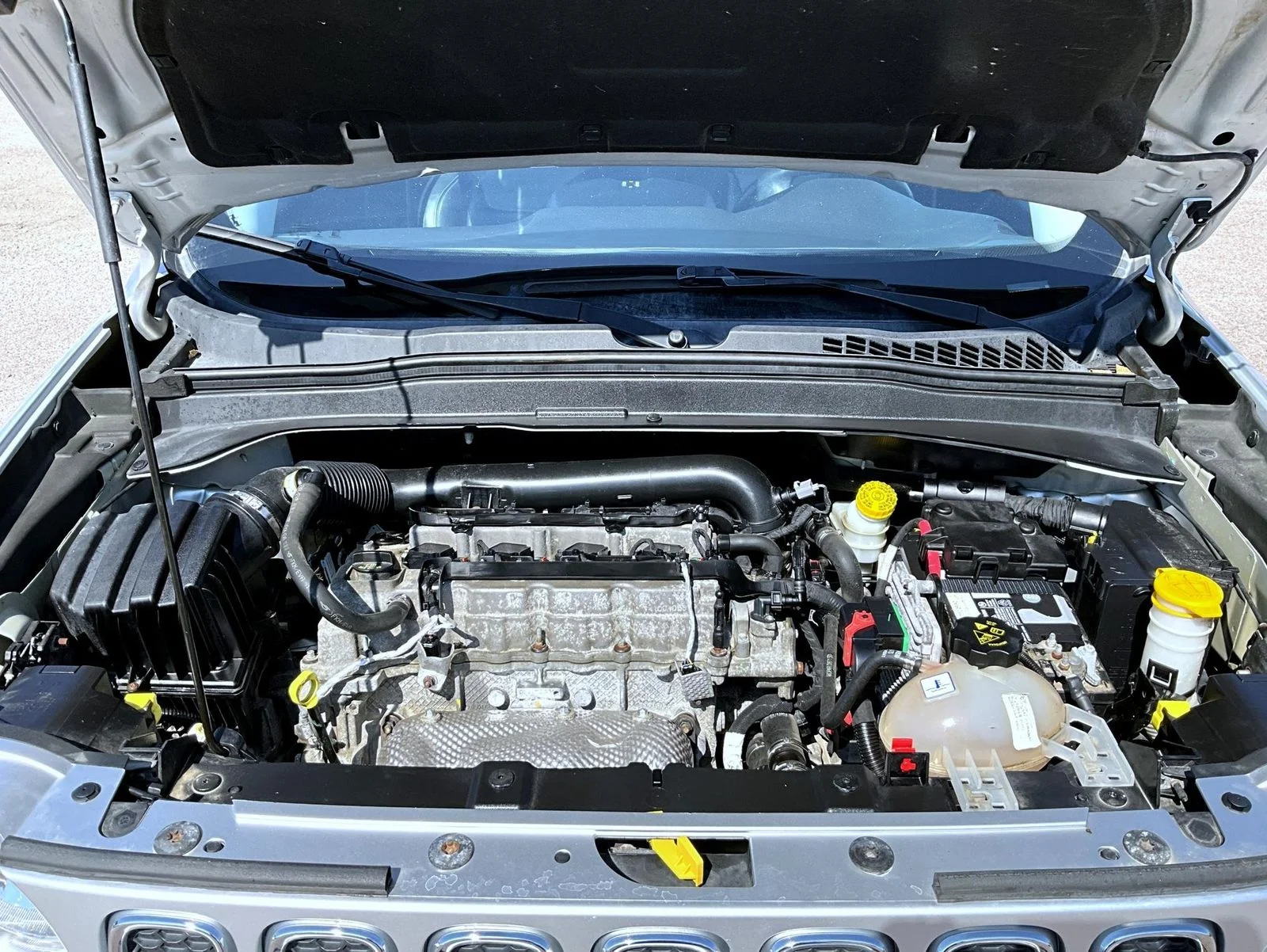 Used 2015 Silver Jeep Limited image 24