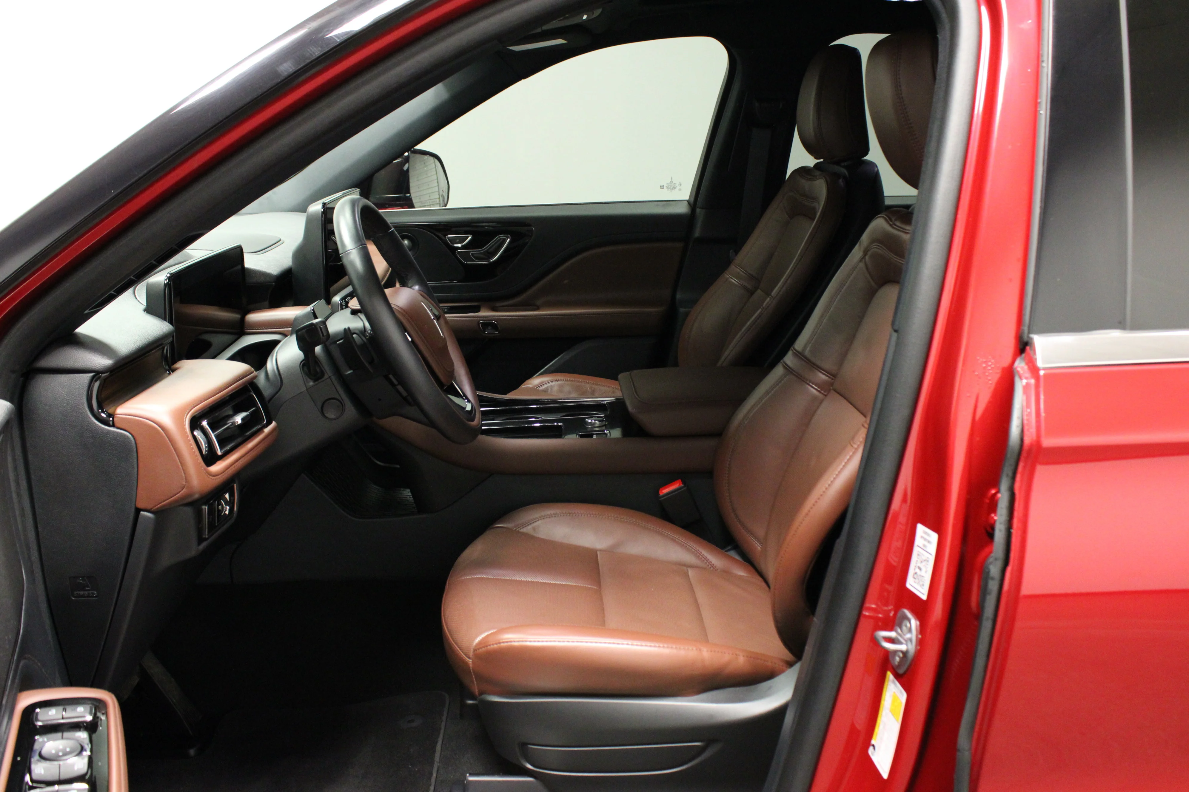 Used 2025 Red Carpet Tinted Clearcoat Lincoln Reserve image 20