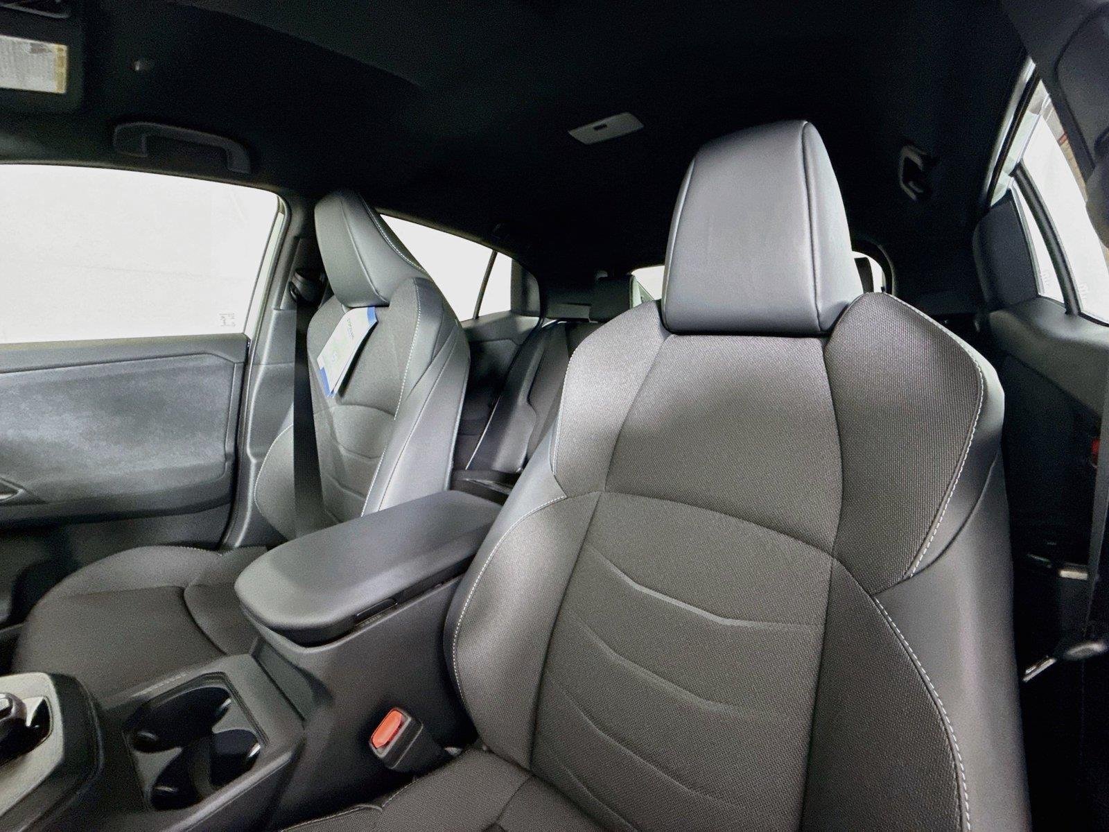 New 2026 Wind Chill Pearl Toyota SE image 3