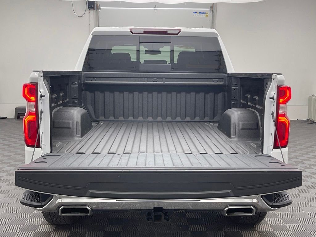 Used 2024 Summit White Chevrolet LTZ image 11