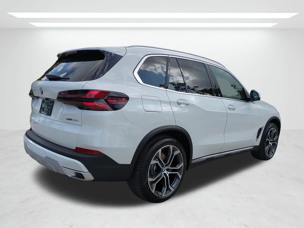New 2026 Alpine White BMW xDrive40i image 4