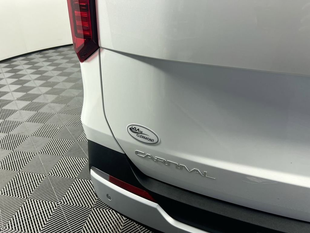 New 2026 Snow White Pearl Kia LXS image 5