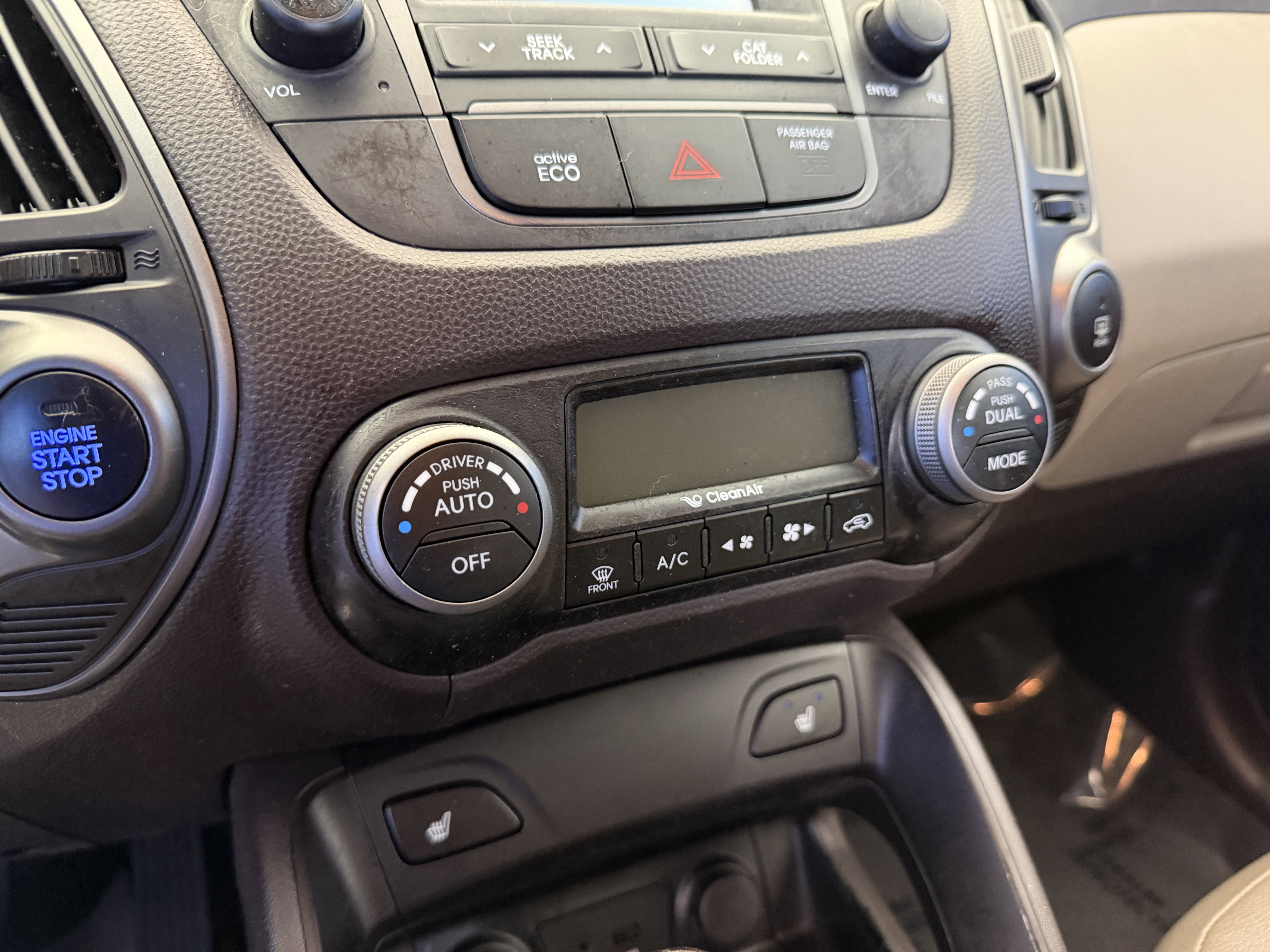 Used 2014 Ash Black Hyundai Limited image 23