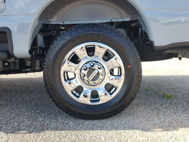 New 2026 Glacier Gray Metallic Tri-Coat Ford F-250® Lariat® image 8