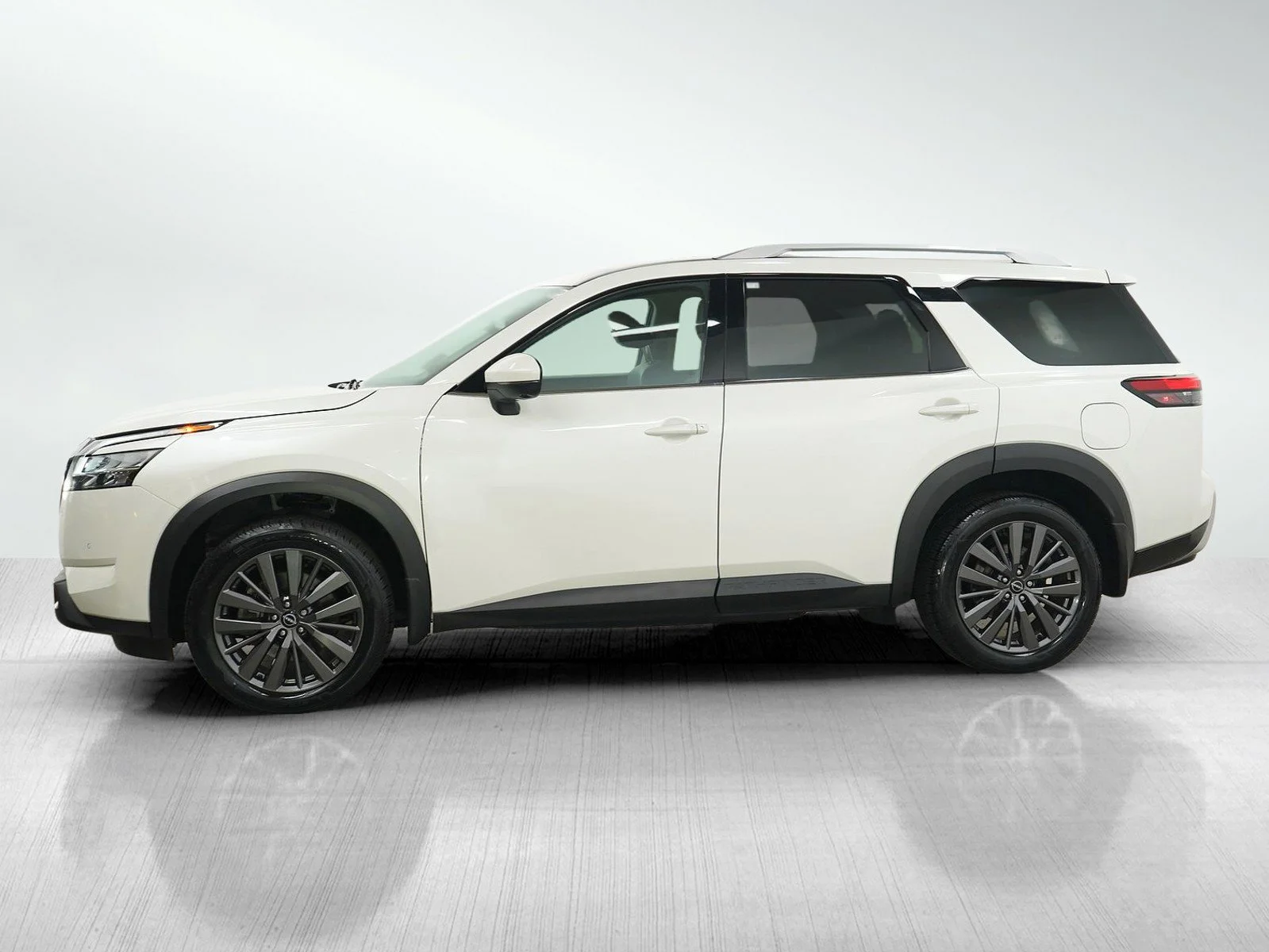 Used 2023 Nissan Pathfinder SL with VIN 5N1DR3CE7PC216934 for sale in Burnsville, Minnesota