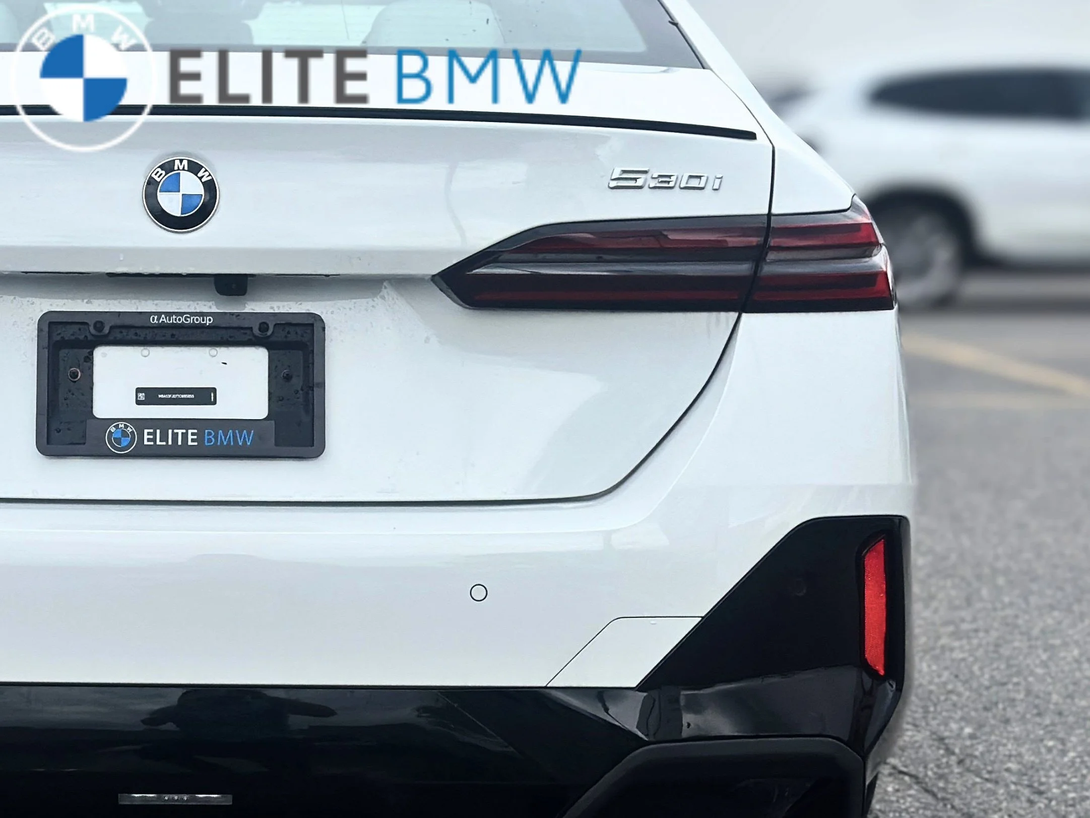 New 2026 Alpine White BMW 530i xDrive image 40