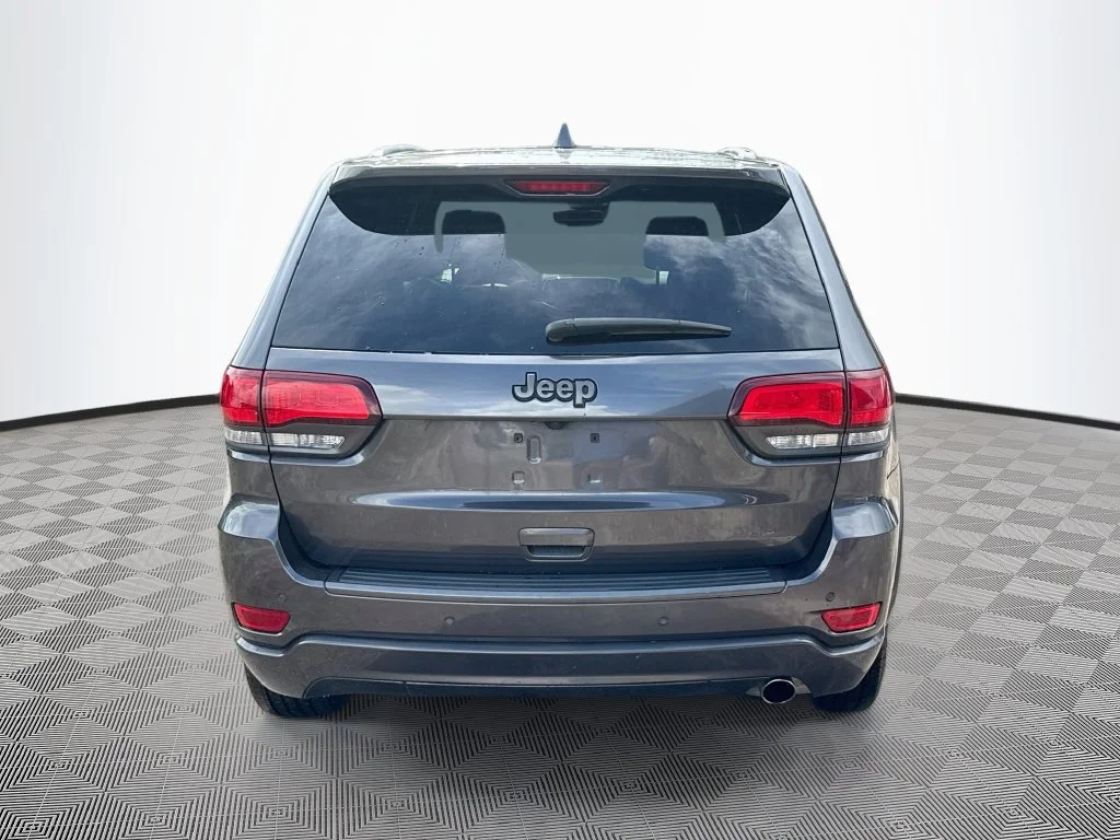 Used 2021 Gray Jeep Limited image 7