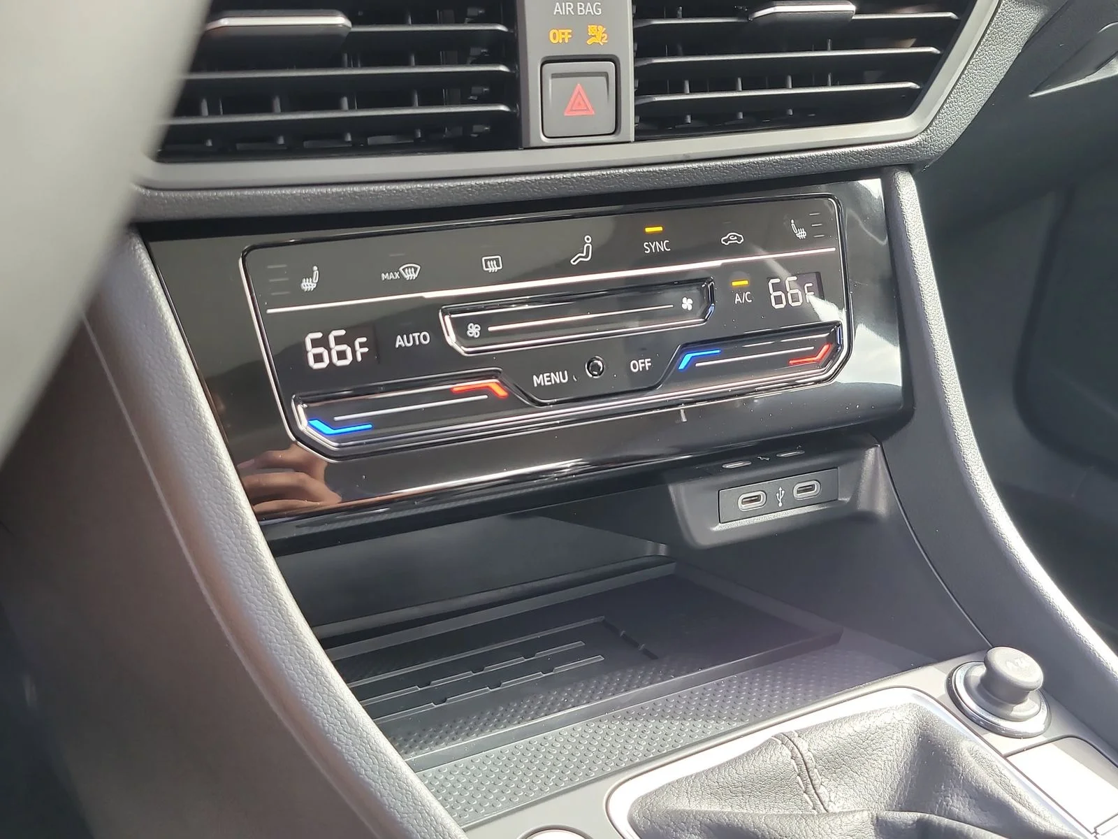 New 2026 Platinum Gray Metallic Volkswagen 1.5T SE image 24