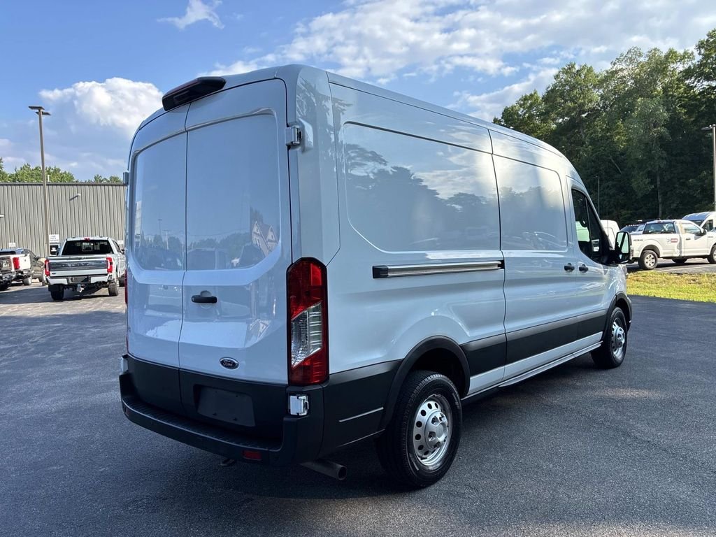 Used 2022 White Ford Base image 7